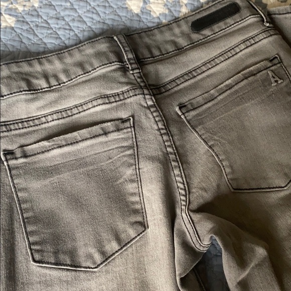 Articles of Society Mya Light Gray Skinny Jeans 23 - Picture 6 of 7